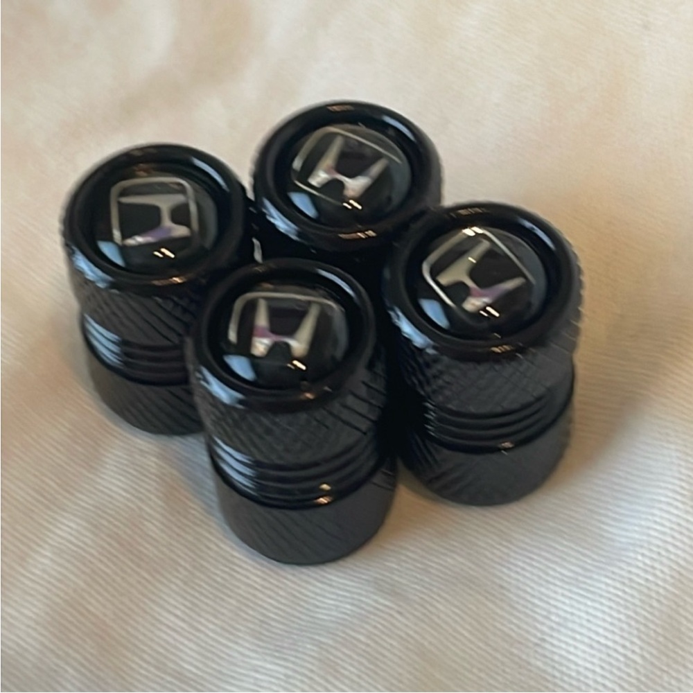 New Honda logo tire caps‎